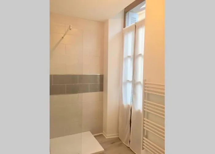 Le Montferrat - 65m2 - 2 - Rue De La Grotte - Hyper Centre *
